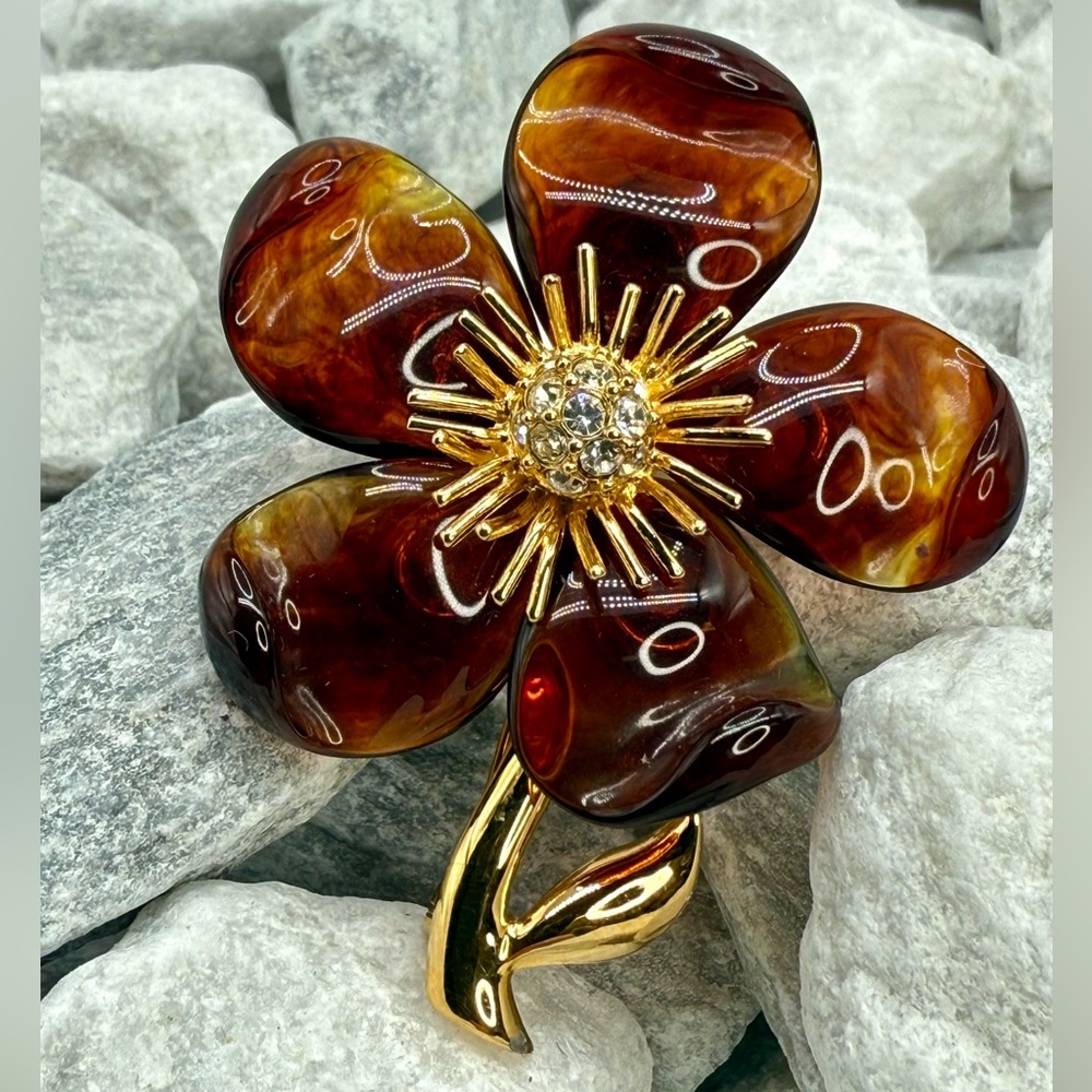 Vintage 1990s Joan Rivers Gold Tone Tortoise Resin Rhinestone Flower Brooch Sign
